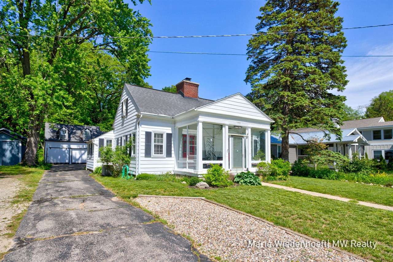 722 Lake Street Property Photo 1