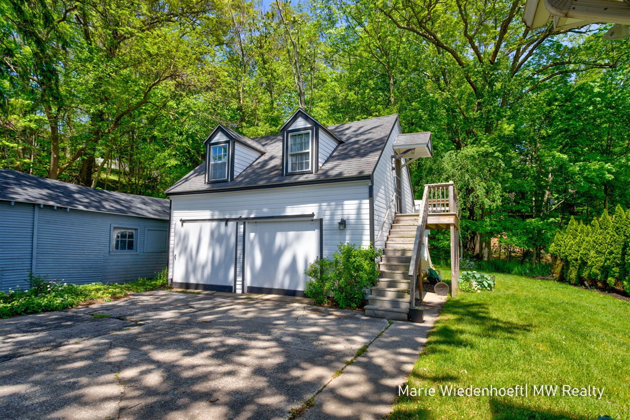 722 Lake Street Property Photo 1