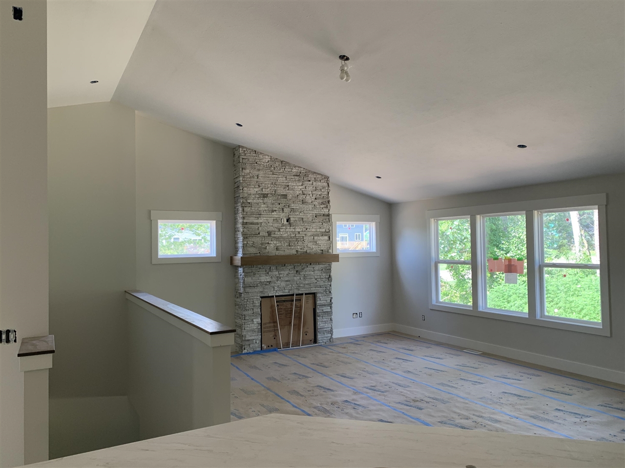 7060 Pinehurst Drive Property Photo 4