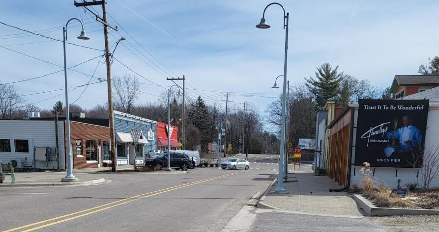 16351 Red Arrow Highway Property Photo 22