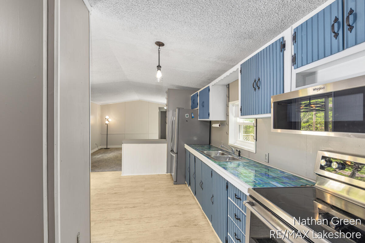 957 Maple Street Property Photo 11
