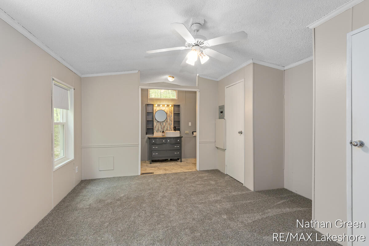 957 Maple Street Property Photo 12