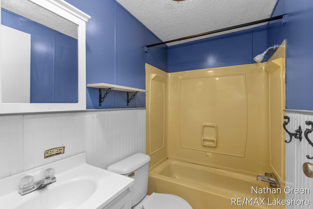 957 Maple Street Property Photo 16