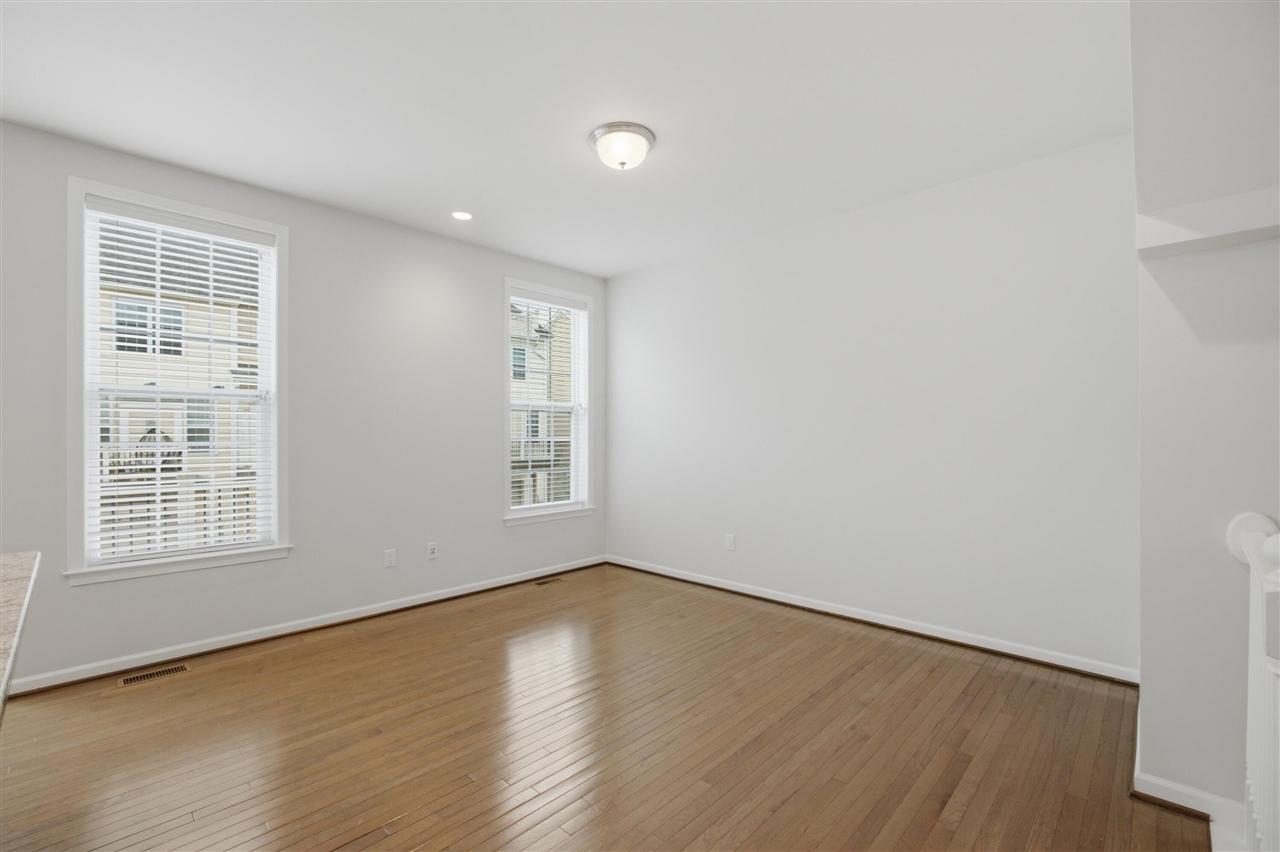 2780 Ashcombe Drive Property Photo 11