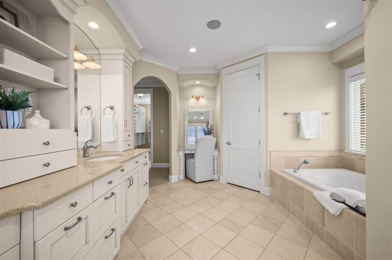 101 Lighthouse Dunes Path Property Photo 6