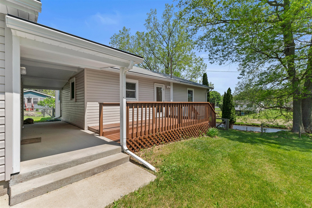4330 Dawn Drive Property Photo 2