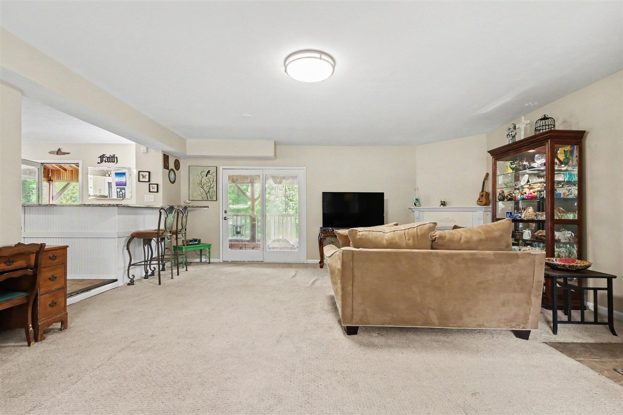 12177 Reyburn Drive Property Photo 7
