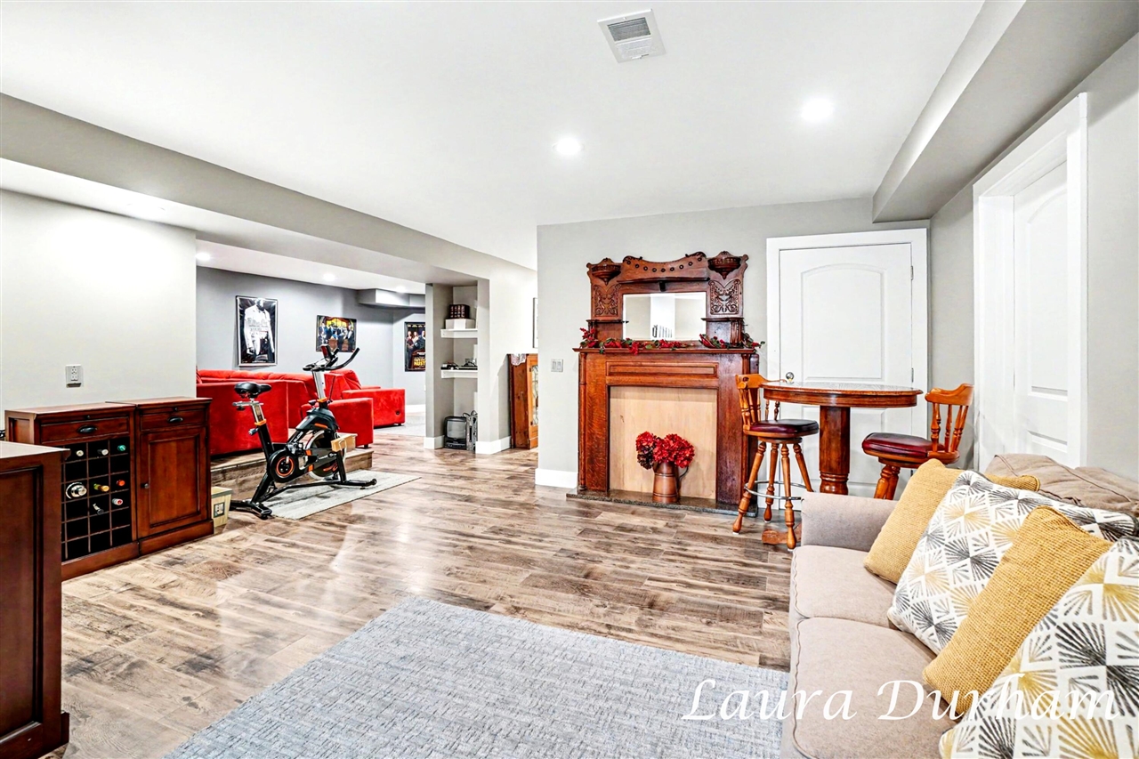 6312 Silver Lake Drive Property Photo 12