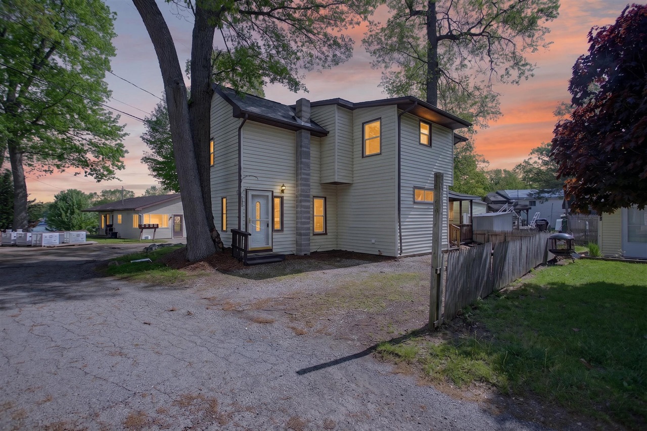1651 Tennis Court Property Photo 1