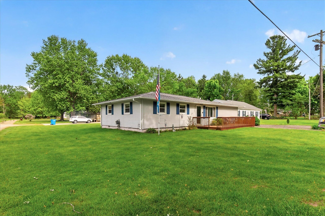 9489 Hyde Road Property Photo 2