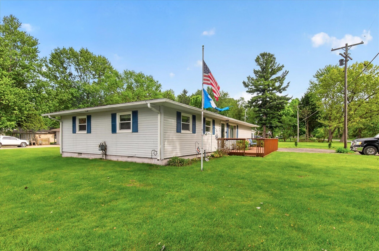 9489 Hyde Road Property Photo 3