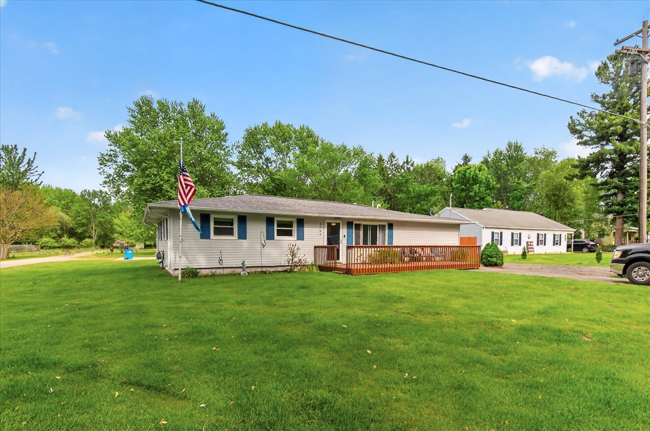 9489 Hyde Road Property Photo 4