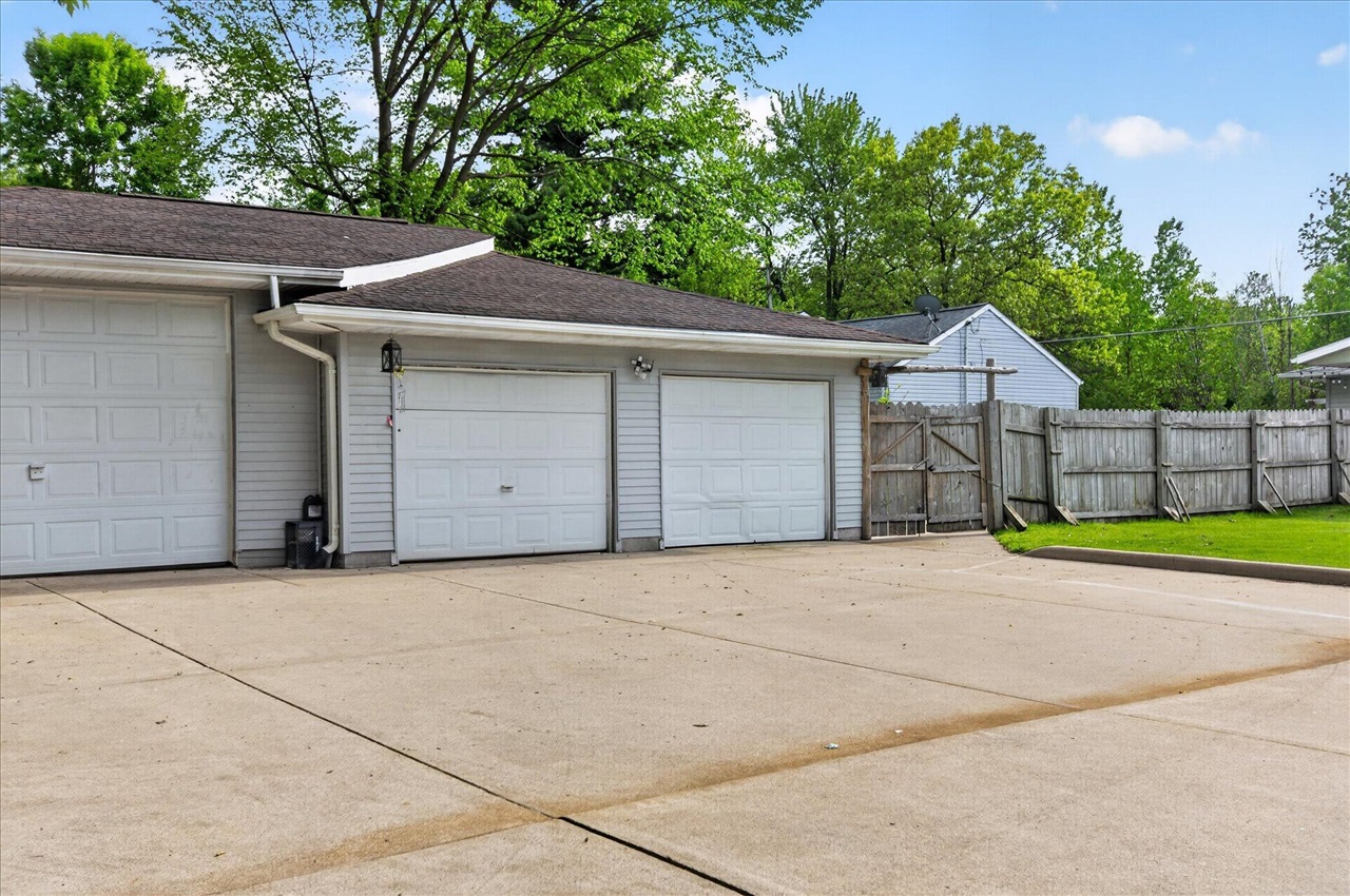 9489 Hyde Road Property Photo 48
