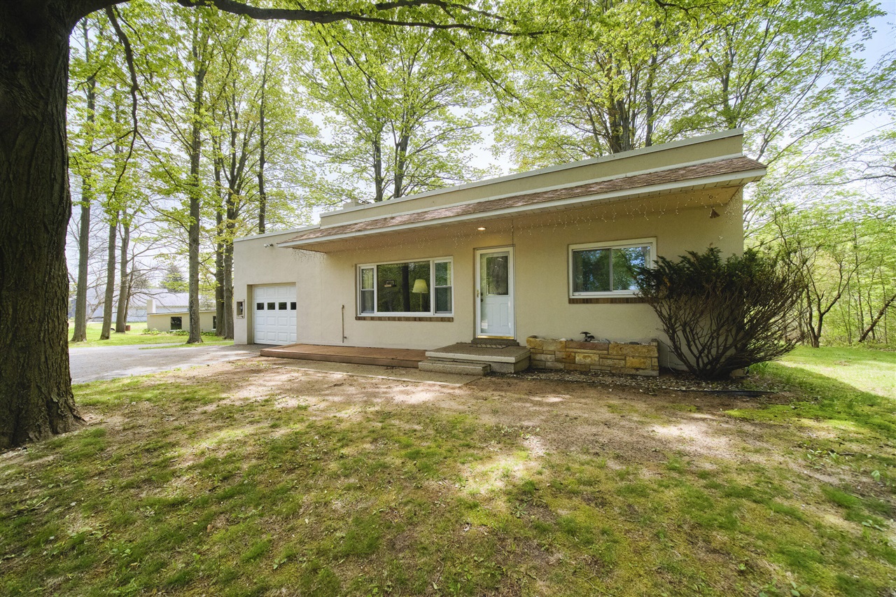 16263 Cadillac Highway Property Photo 1