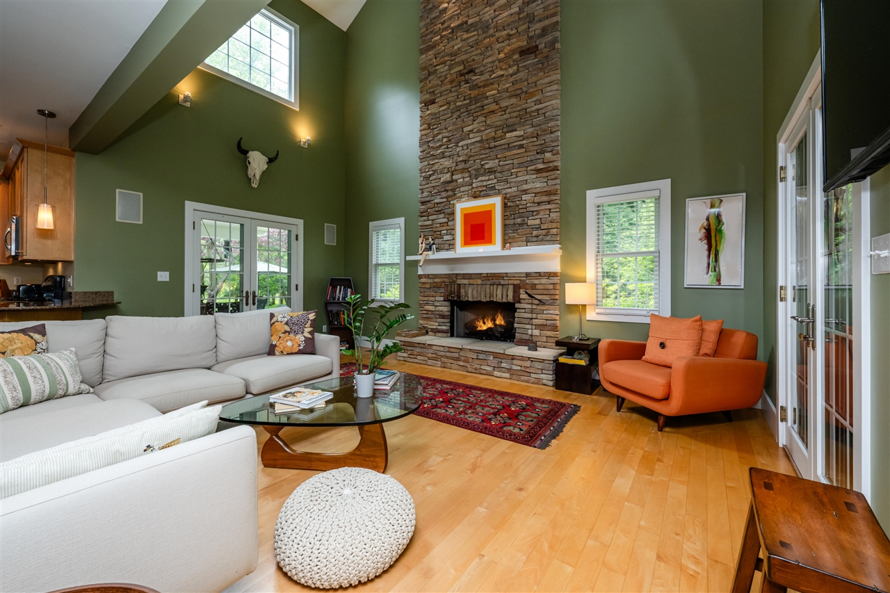 6482 Sweetbriar Court Property Photo 12