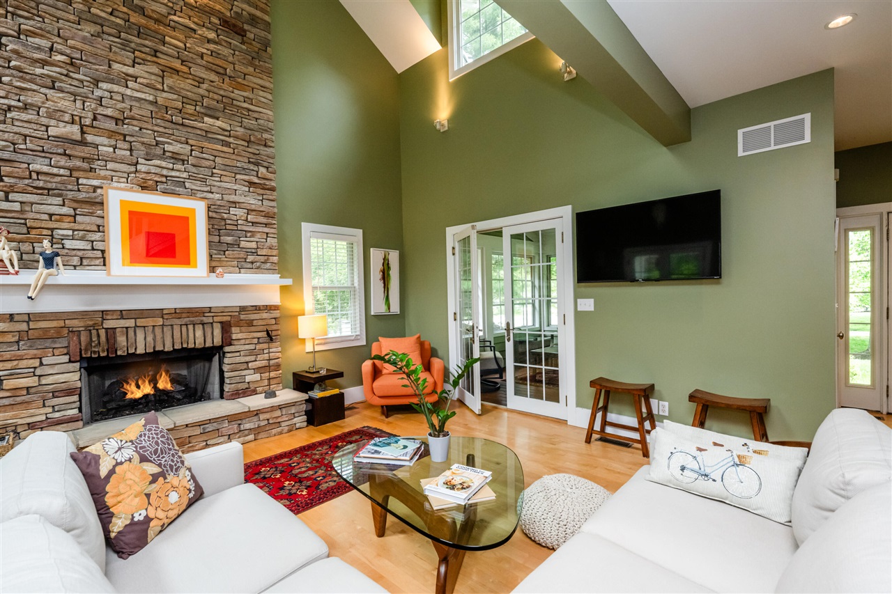 6482 Sweetbriar Court Property Photo 13