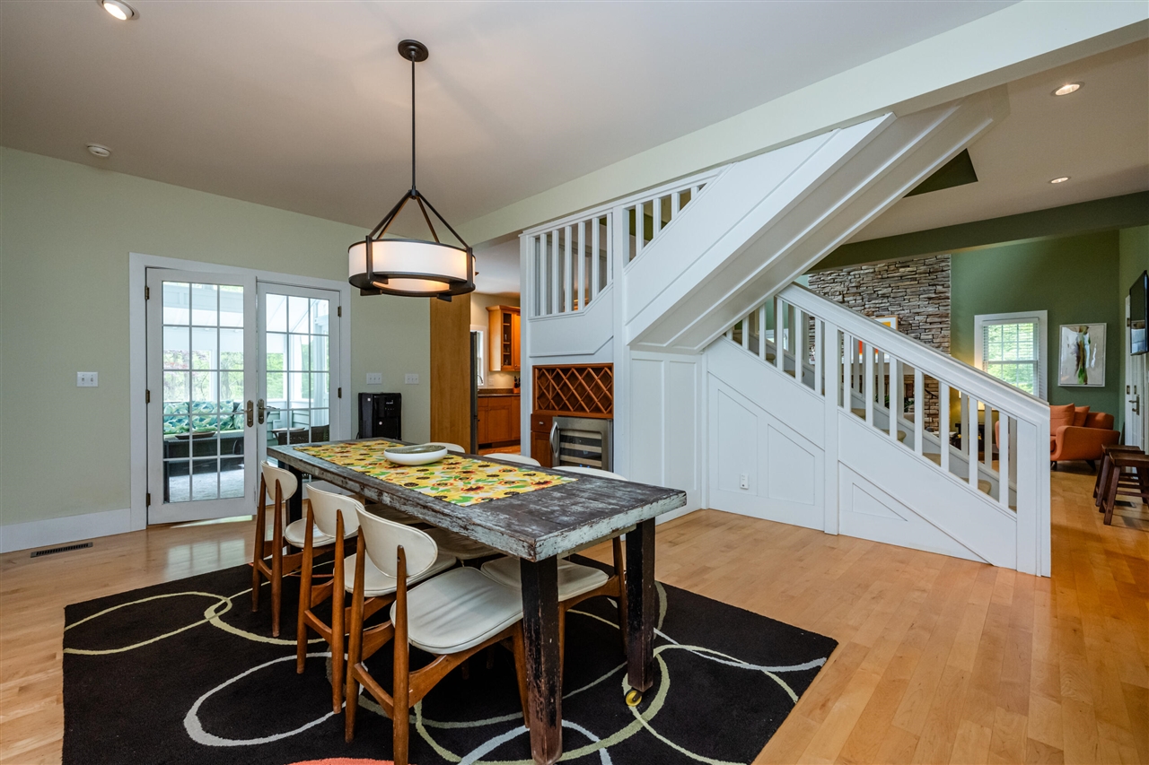 6482 Sweetbriar Court Property Photo 16