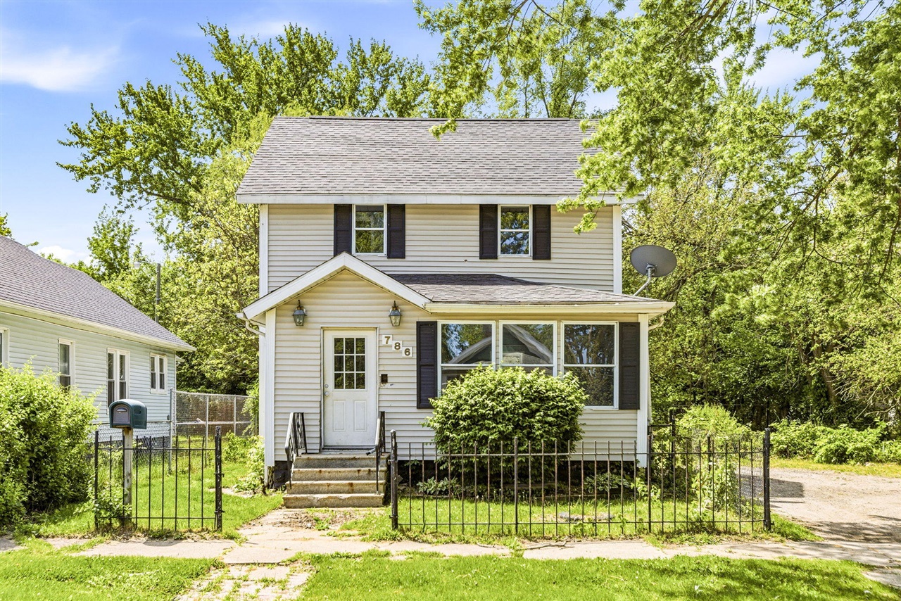 786 Buss Avenue Property Photo 1