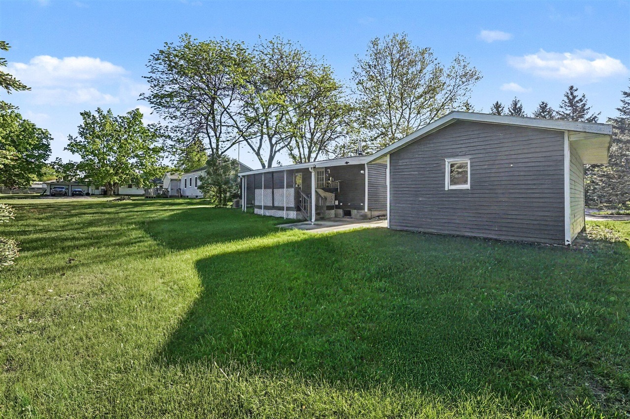 611 Connie Avenue Property Photo 2