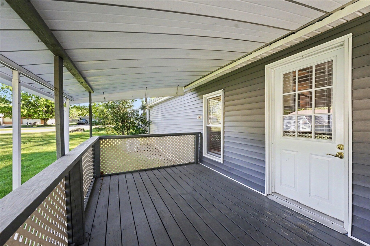 611 Connie Avenue Property Photo 3