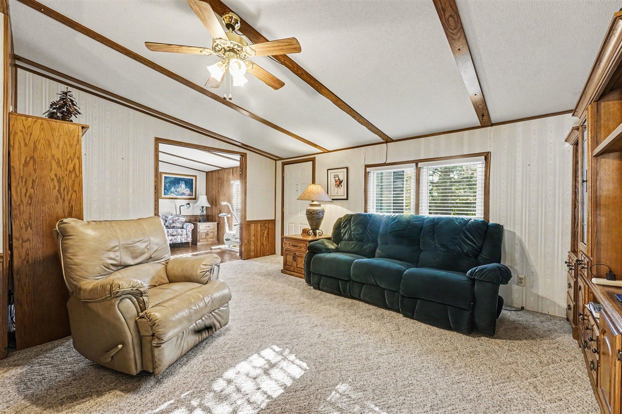 611 Connie Avenue Property Photo 11
