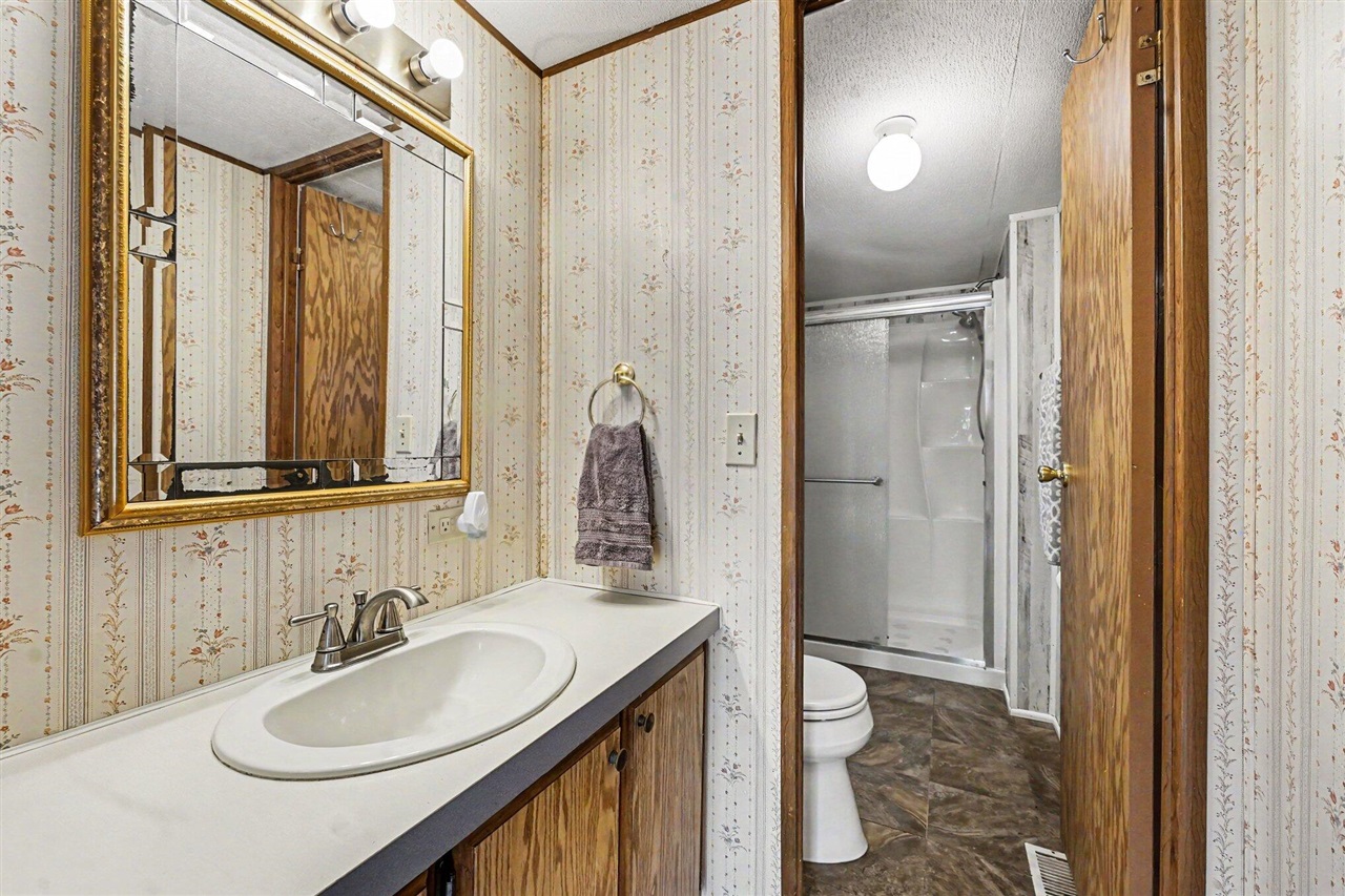 611 Connie Avenue Property Photo 13
