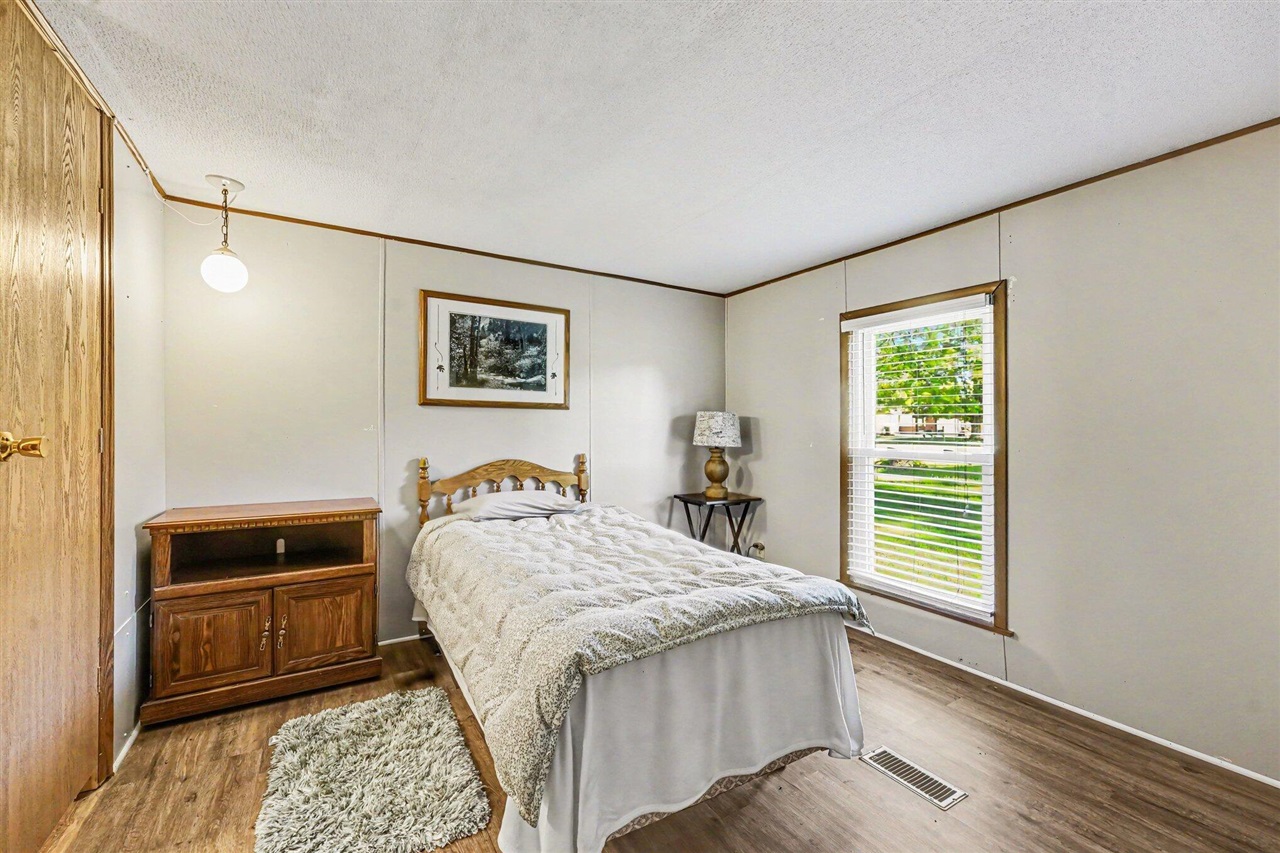 611 Connie Avenue Property Photo 16