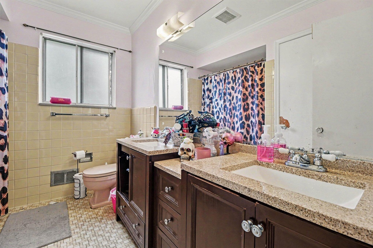8271 Stanley Drive Property Photo 12