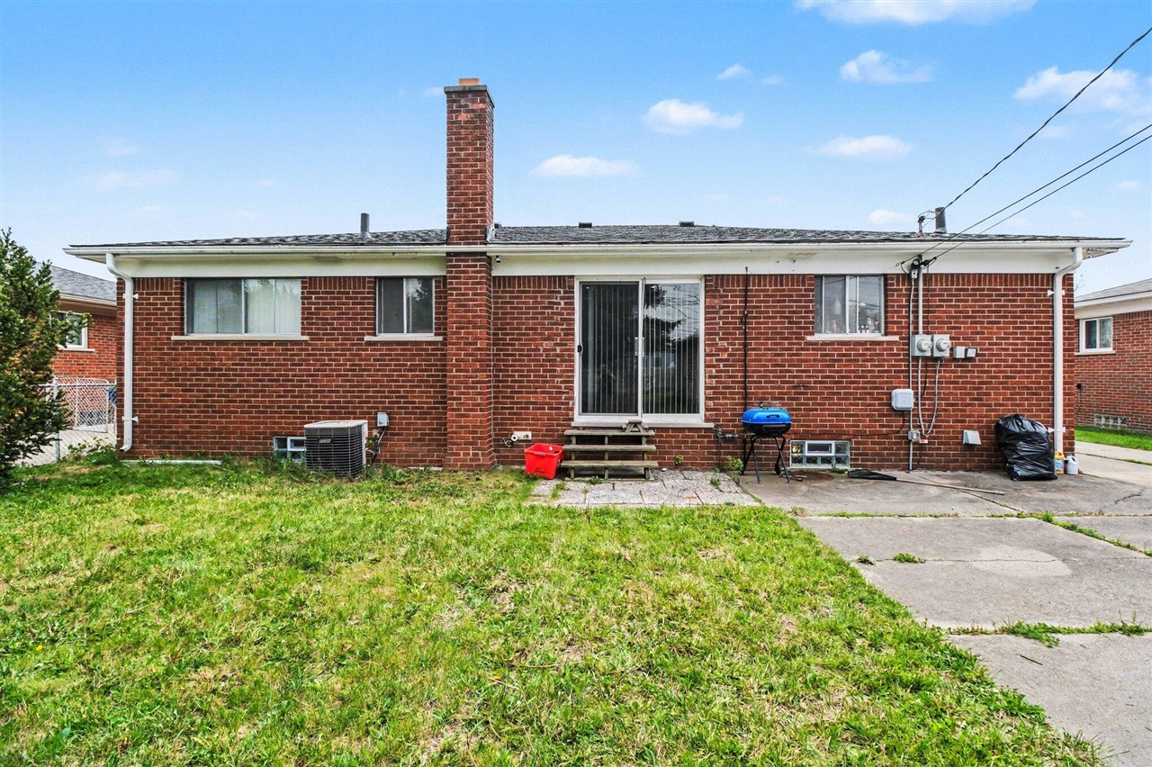 8271 Stanley Drive Property Photo 18