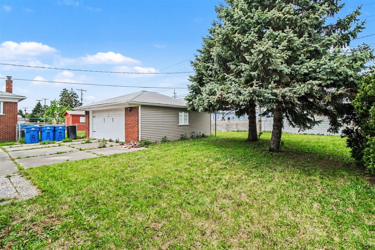 8271 Stanley Drive Property Photo 19
