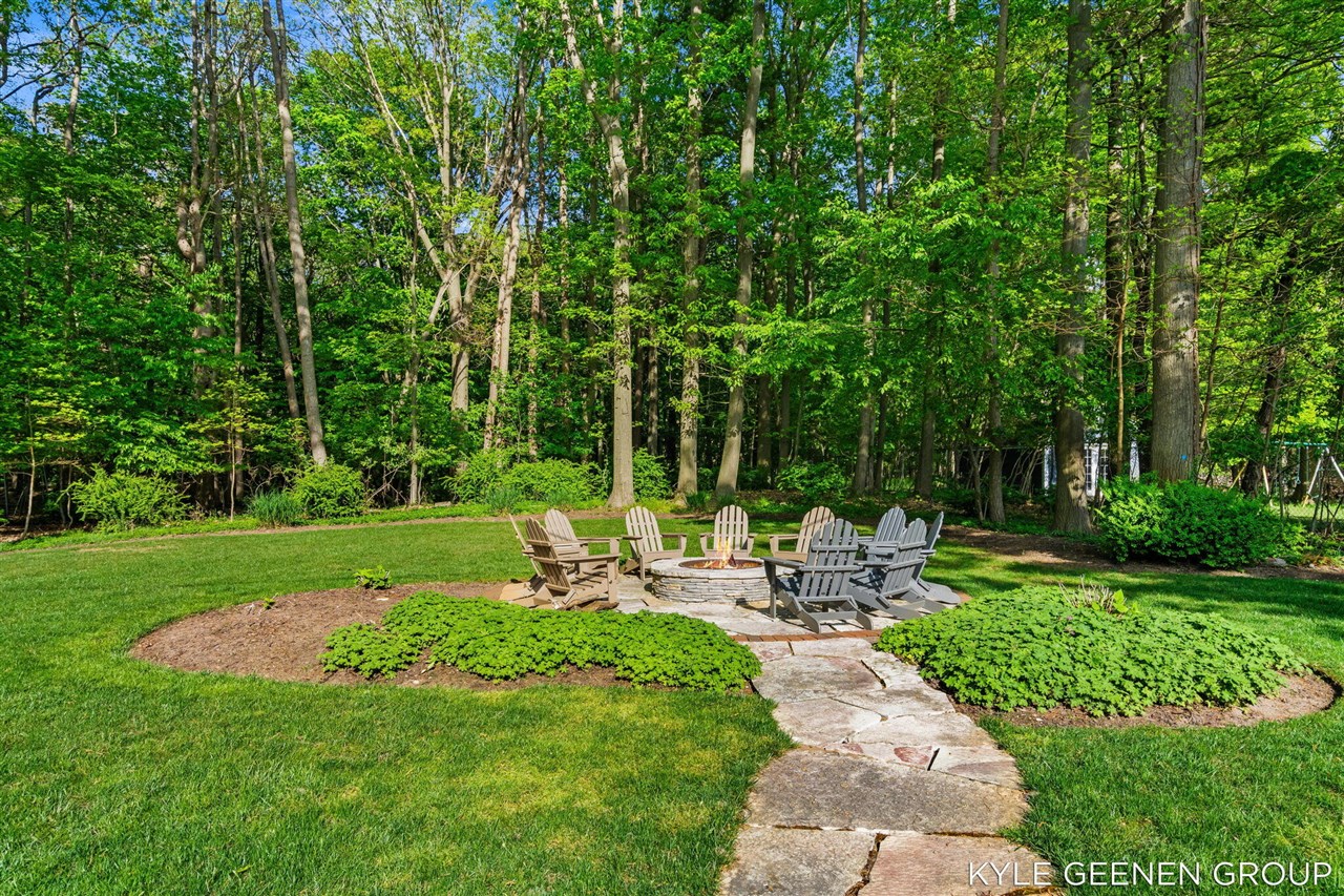 2817 Lakeshore Drive Property Photo 9