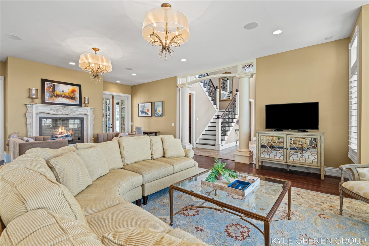 2817 Lakeshore Drive Property Photo 10