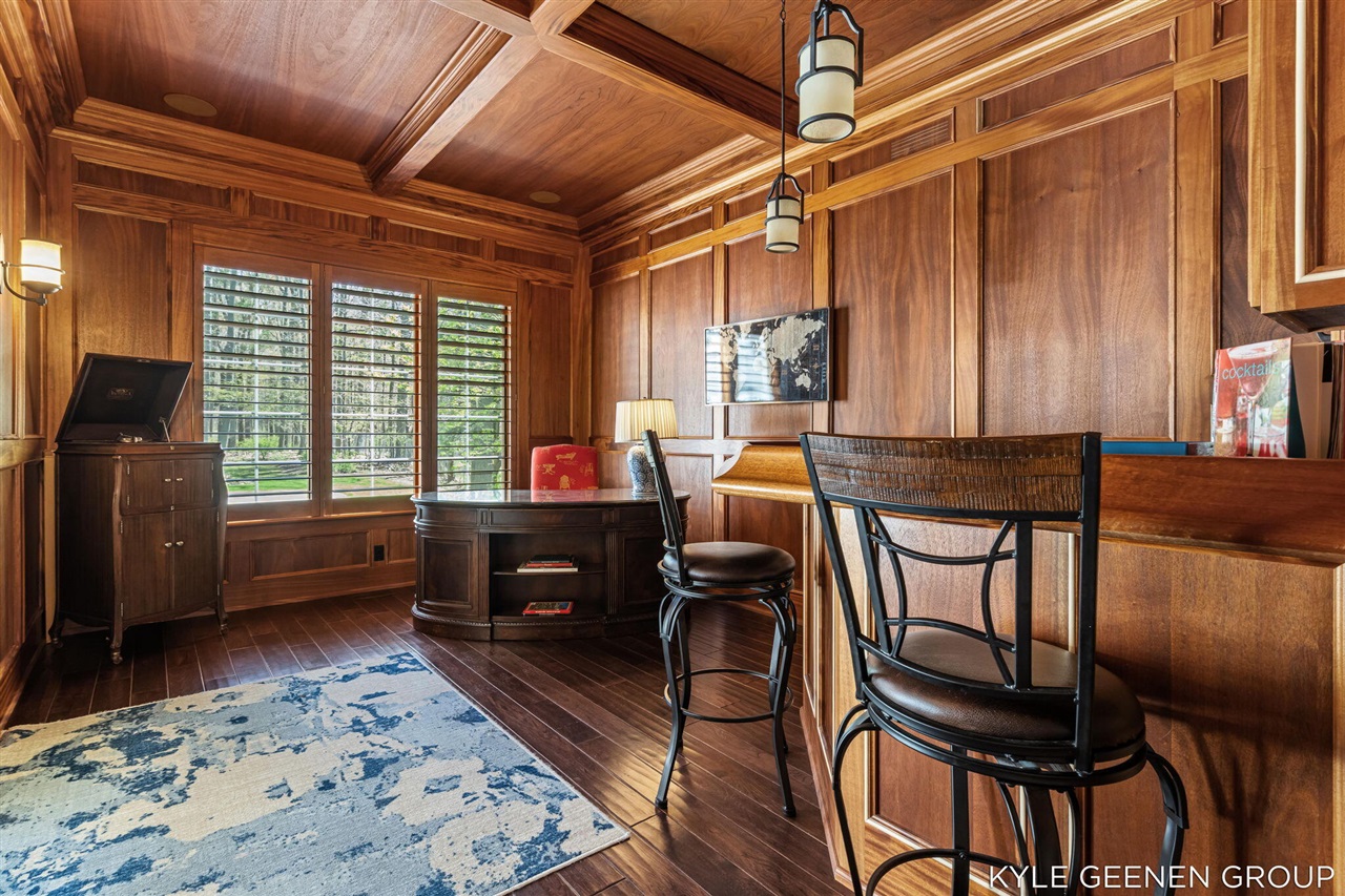 2817 Lakeshore Drive Property Photo 37