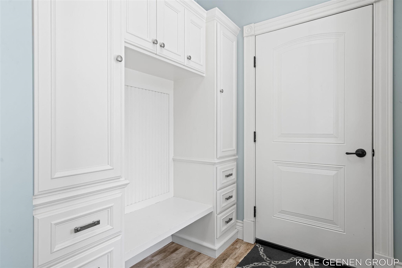 2817 Lakeshore Drive Property Photo 42