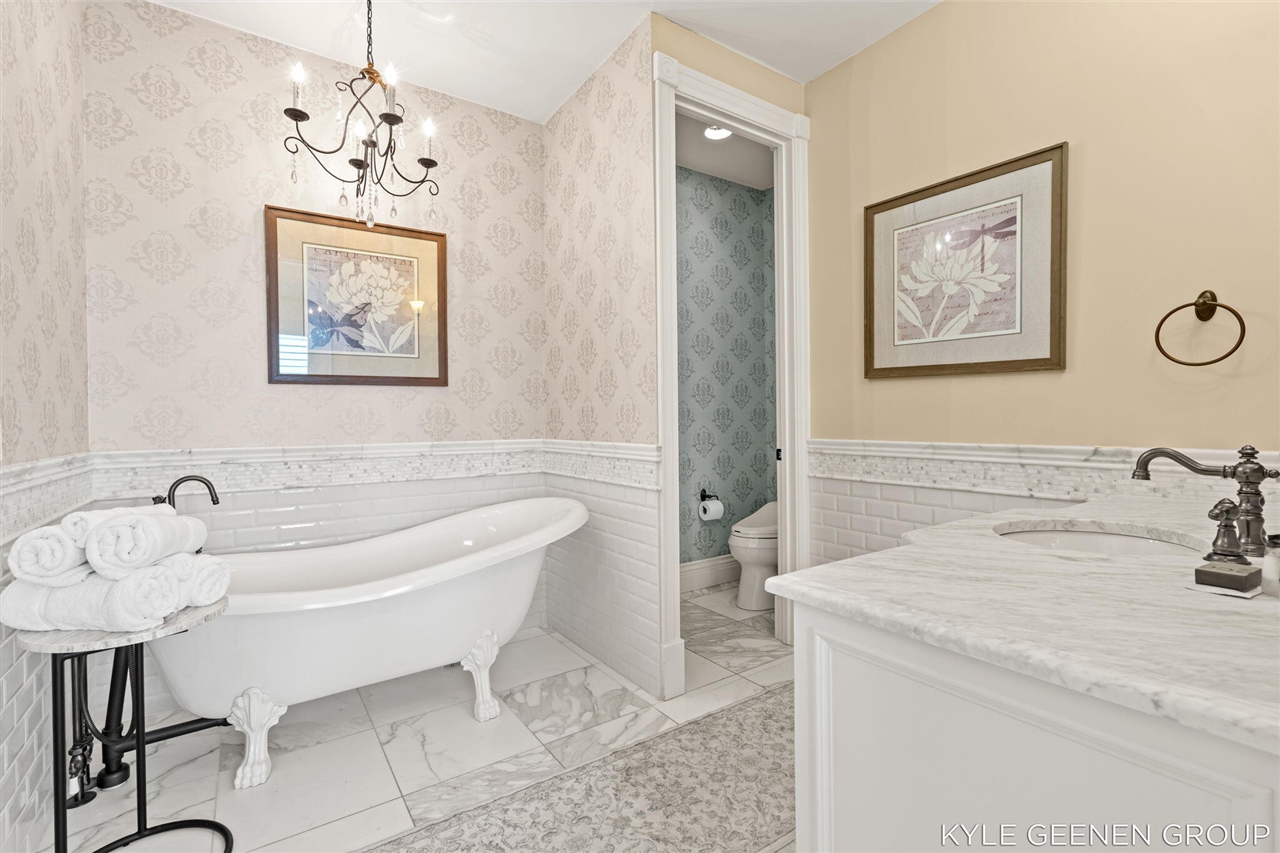 2817 Lakeshore Drive Property Photo 52