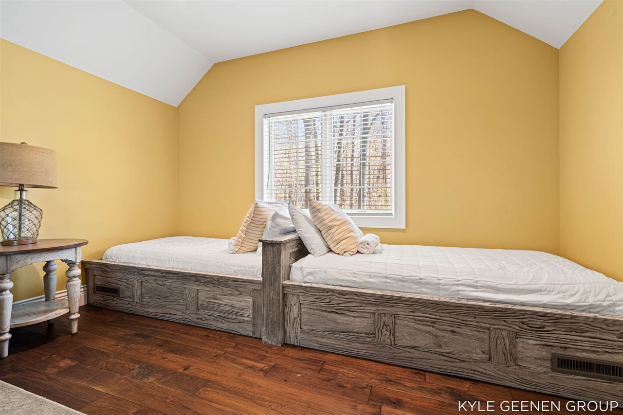 2817 Lakeshore Drive Property Photo 66