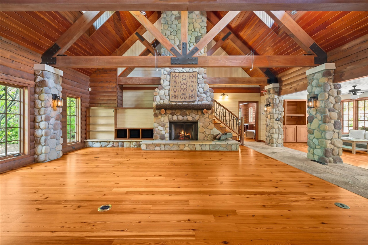 14657 Lakeshore Road Property Photo 12