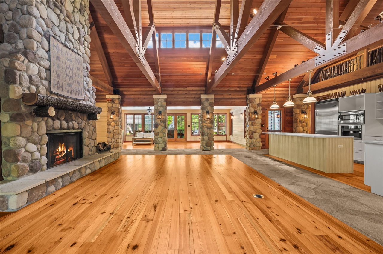 14657 Lakeshore Road Property Photo 14