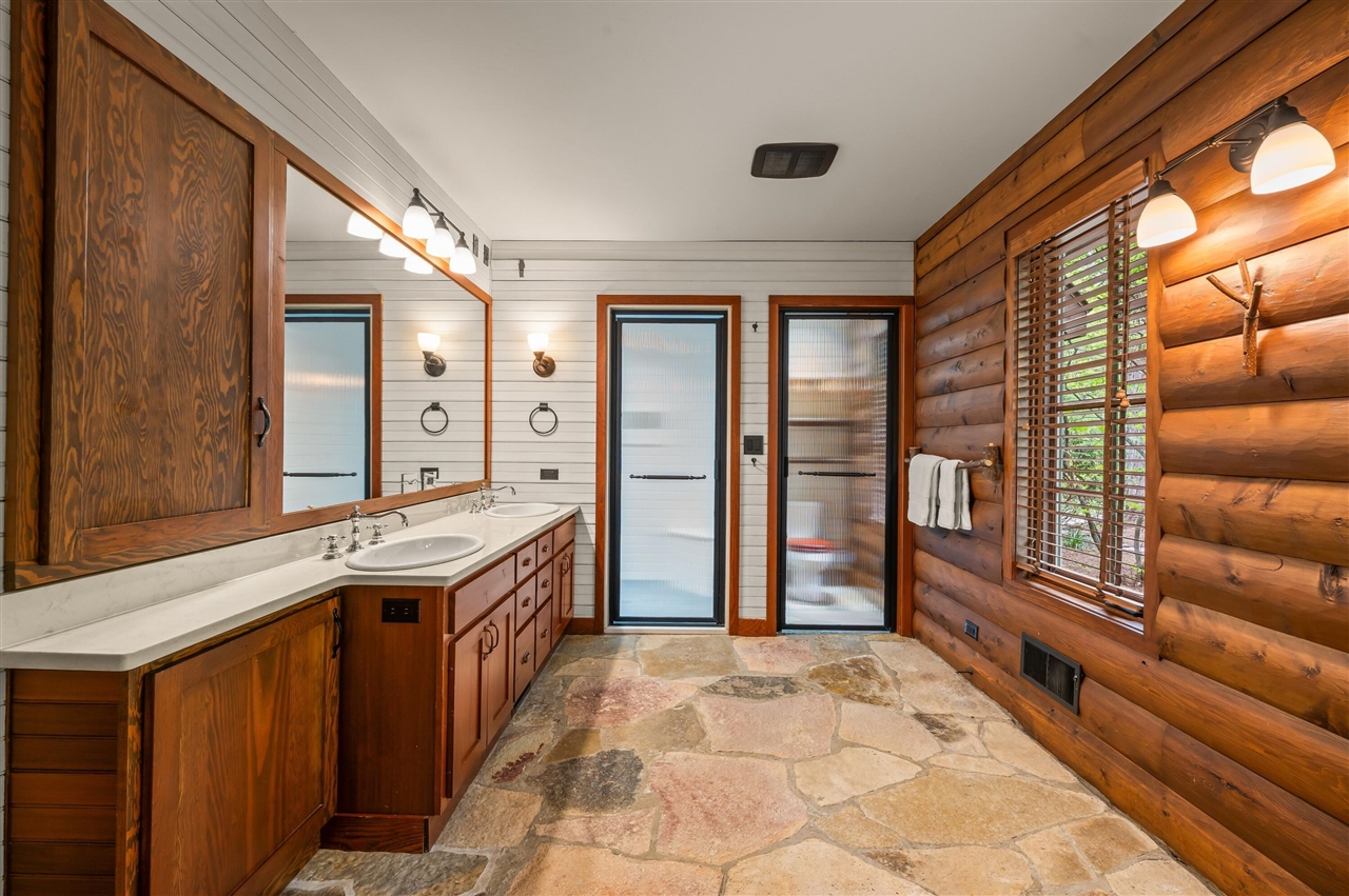 14657 Lakeshore Road Property Photo 24
