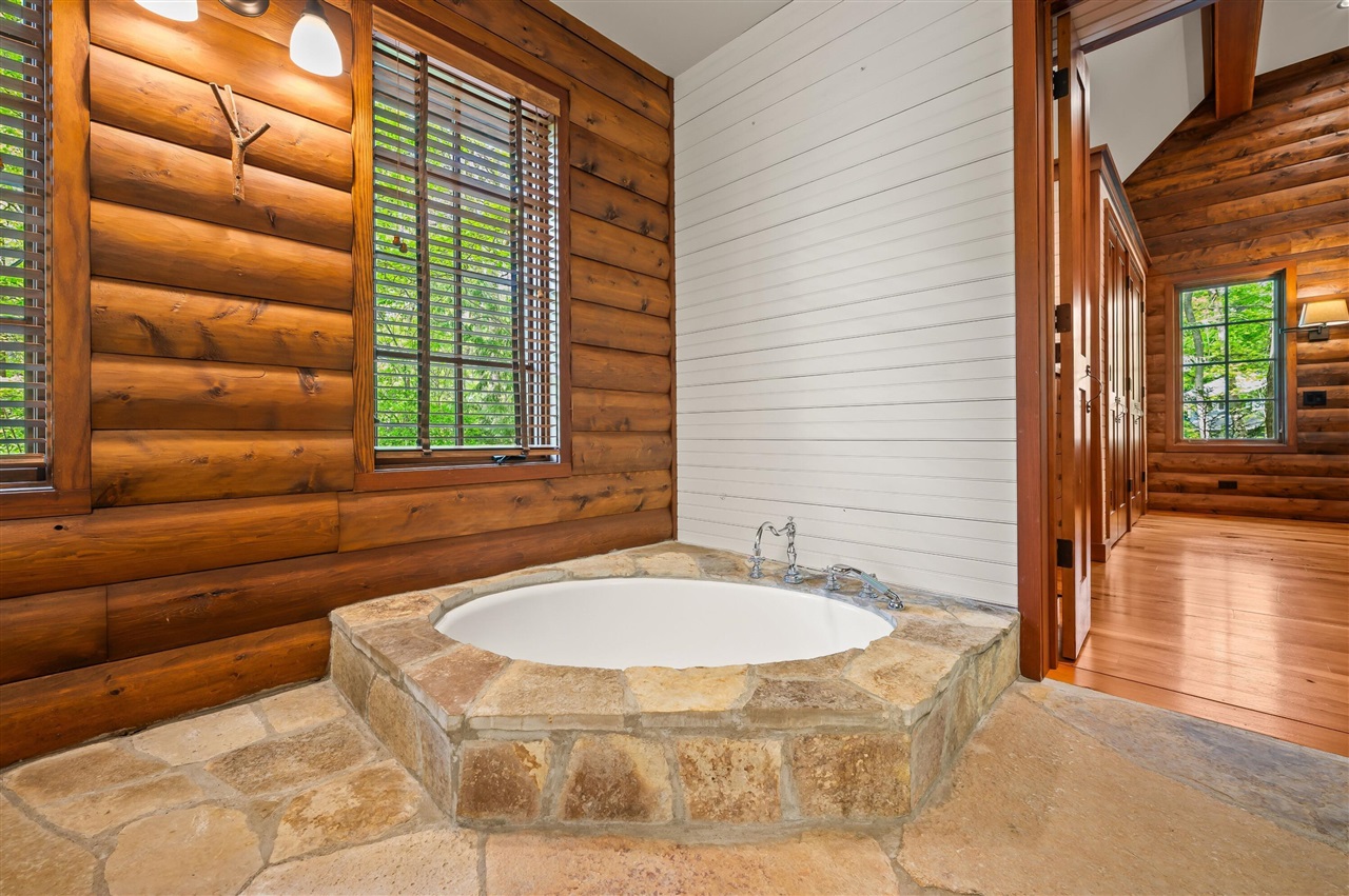 14657 Lakeshore Road Property Photo 25