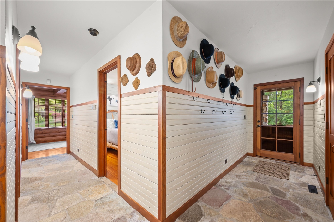 14657 Lakeshore Road Property Photo 28