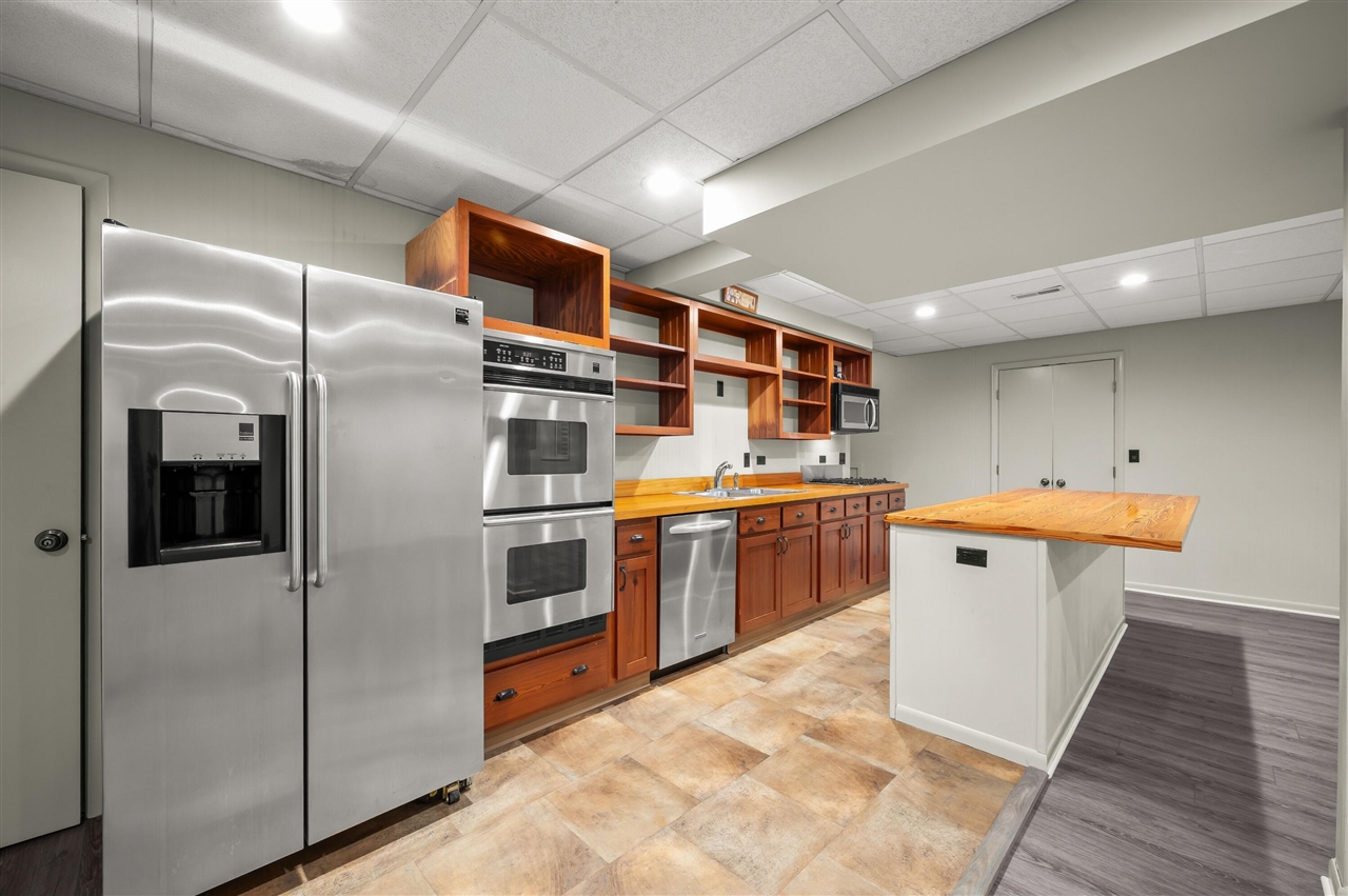 14657 Lakeshore Road Property Photo 45