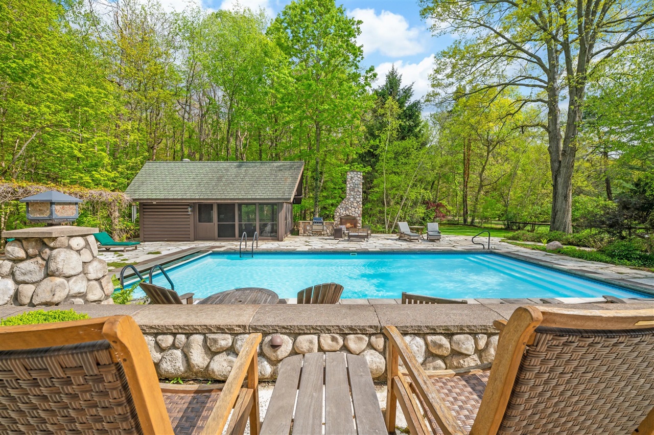14657 Lakeshore Road Property Photo 48