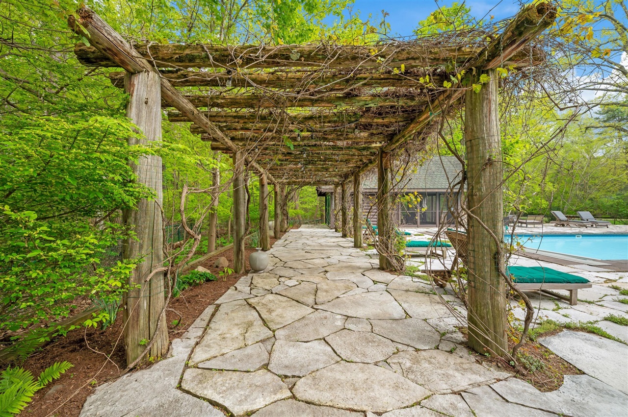 14657 Lakeshore Road Property Photo 60