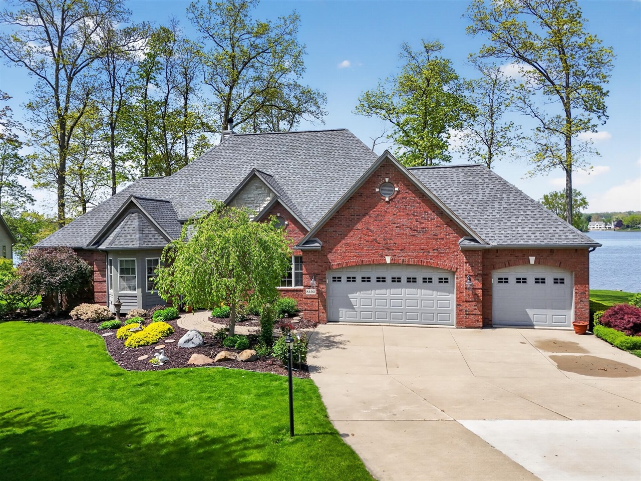 8495 O'dowling Drive Property Photo 1