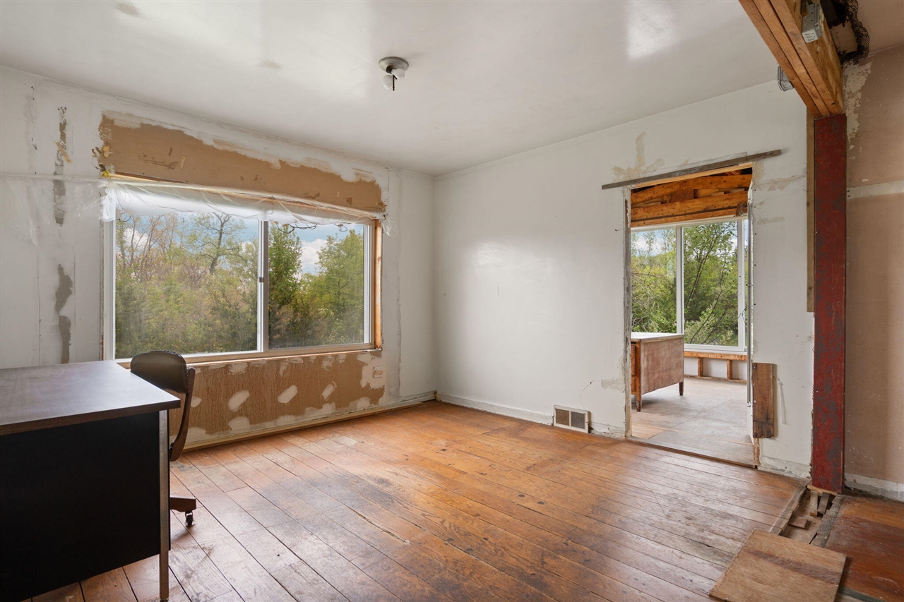 2203 Hickman Road Property Photo 18