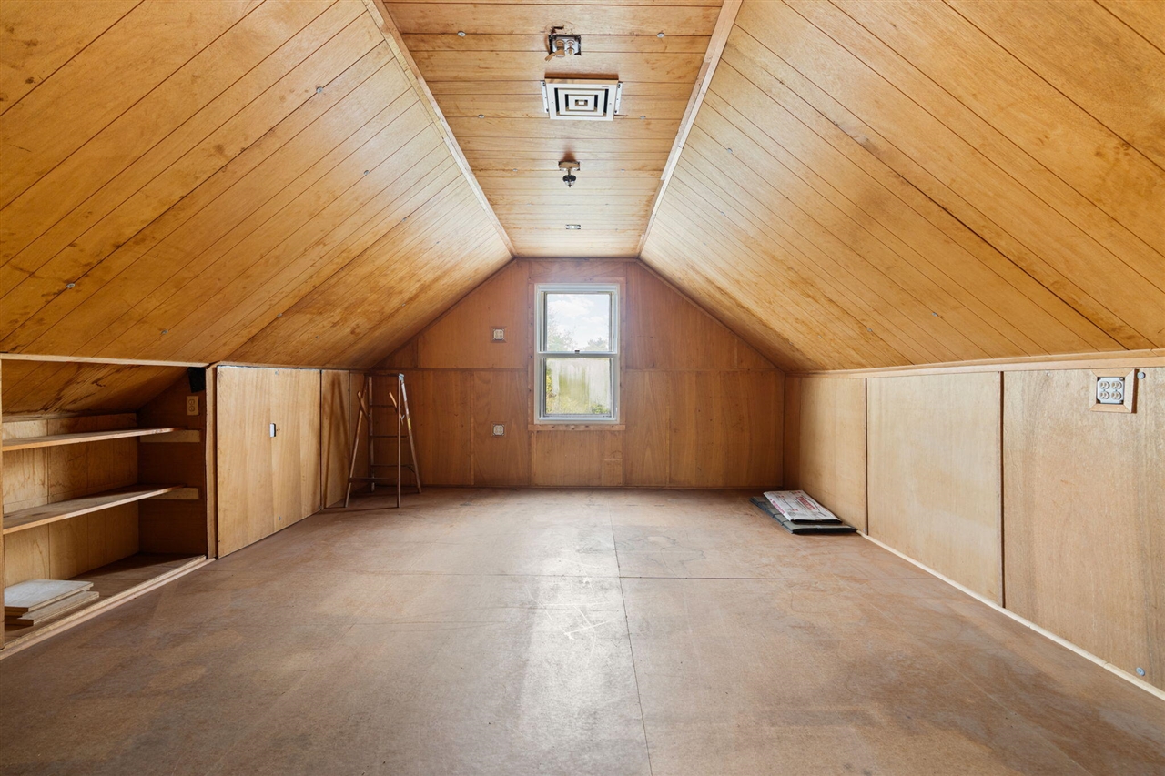 2203 Hickman Road Property Photo 20