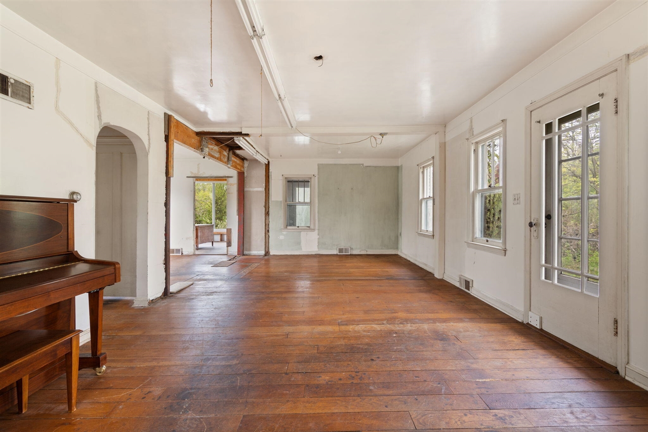 2203 Hickman Road Property Photo 22