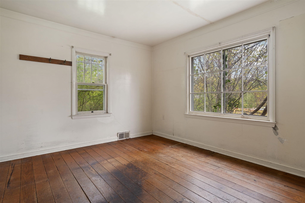 2203 Hickman Road Property Photo 27