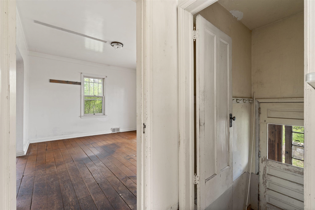 2203 Hickman Road Property Photo 31